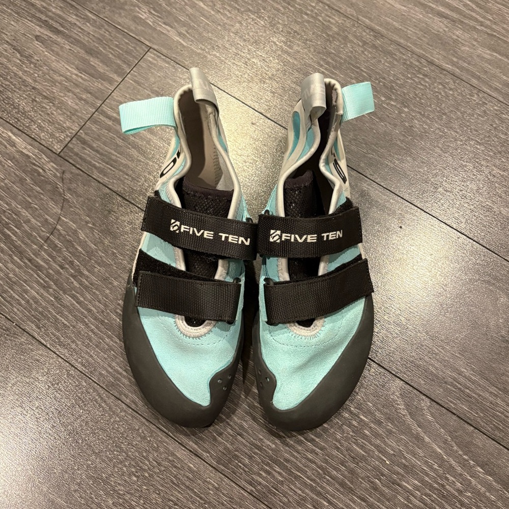 Five Ten Gambit VCS Womens Light Blue Suede Easy On Climbing Shoe